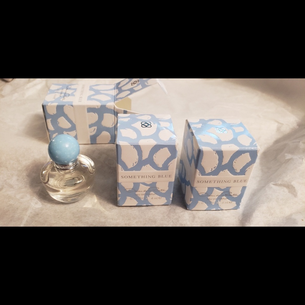 Oscar de la Renta - Something Blue (3 bottles)